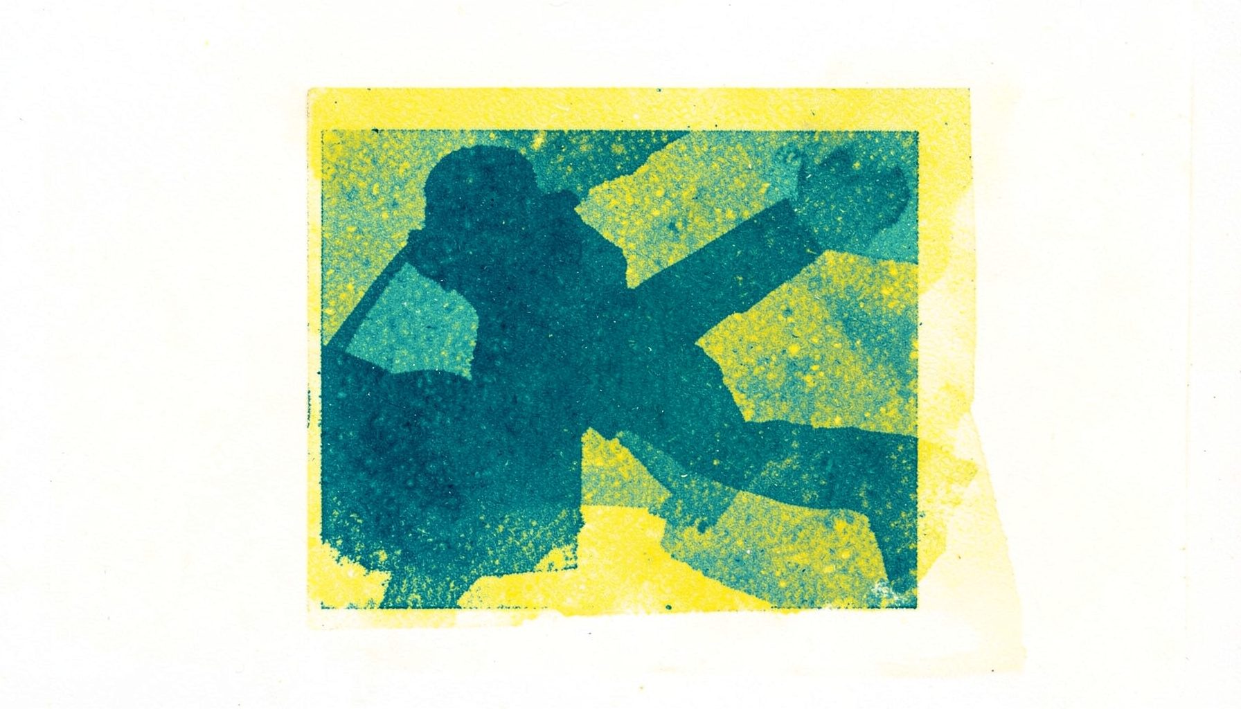 Komposisi risograph dengan siluet abstrak dalam teal dan kuning, latar putih hangat